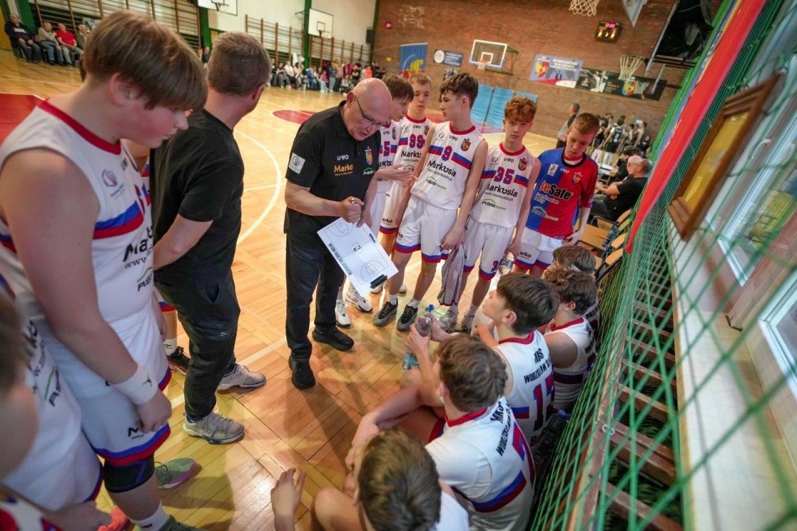 Zdjęcie w galerii na portalu naszwodzislaw.com: Koszykarze MKS Wodzisław Śląski powalczą o brązowy medal wiadomości z regionu