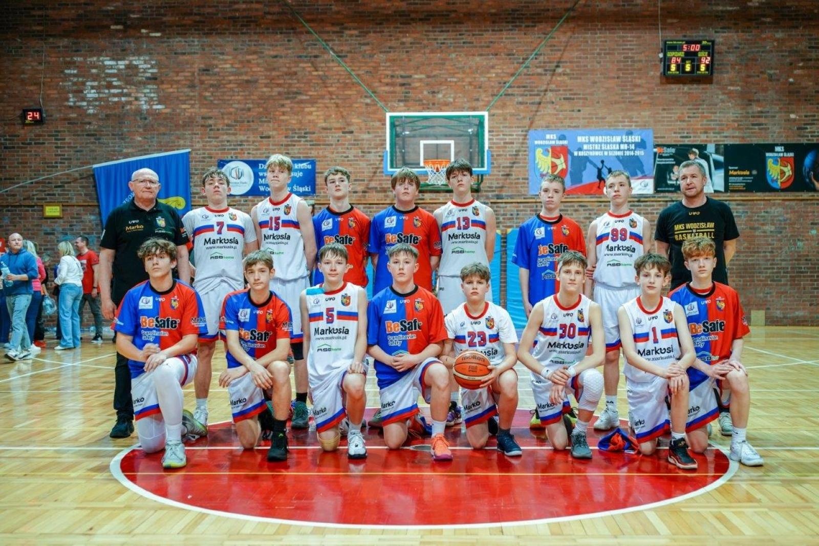 Zdjęcie w galerii na portalu naszwodzislaw.com: Koszykarze MKS Wodzisław Śląski powalczą o brązowy medal wiadomości z regionu