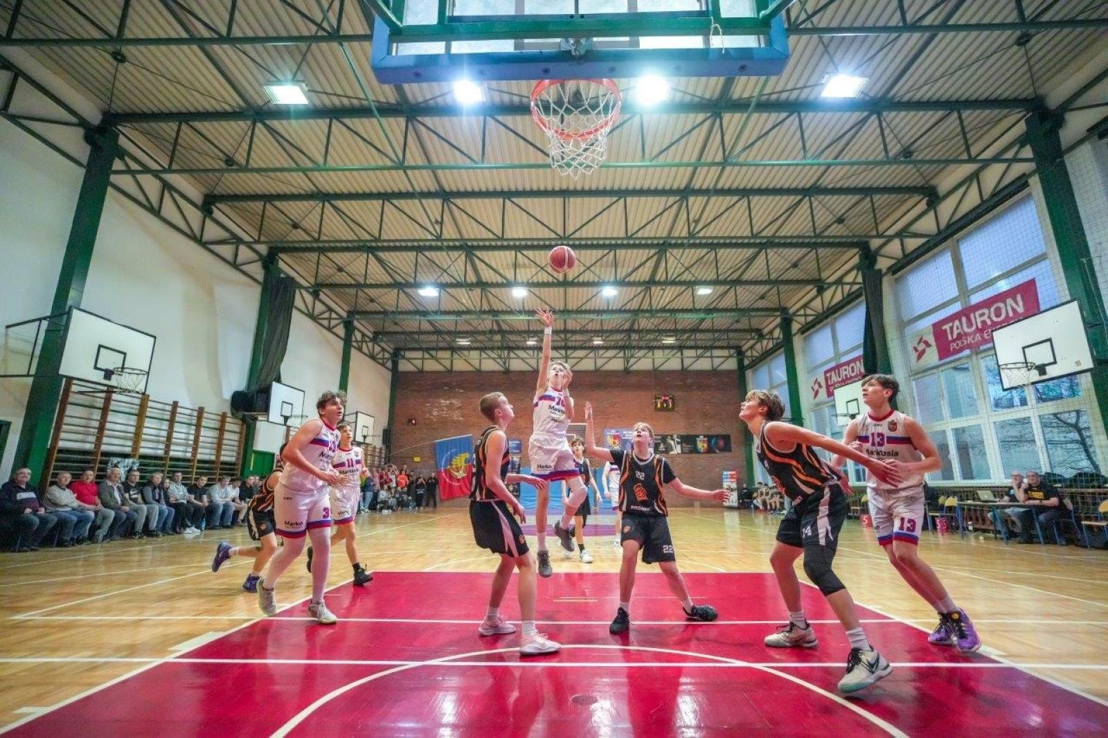 Zdjęcie w galerii na portalu naszwodzislaw.com: Koszykarze MKS Wodzisław Śląski powalczą o brązowy medal wiadomości z regionu