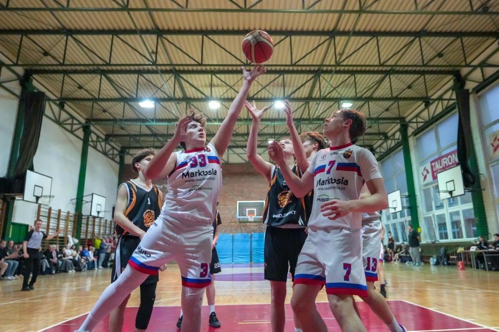 Zdjęcie w galerii na portalu naszwodzislaw.com: Koszykarze MKS Wodzisław Śląski powalczą o brązowy medal wiadomości z regionu