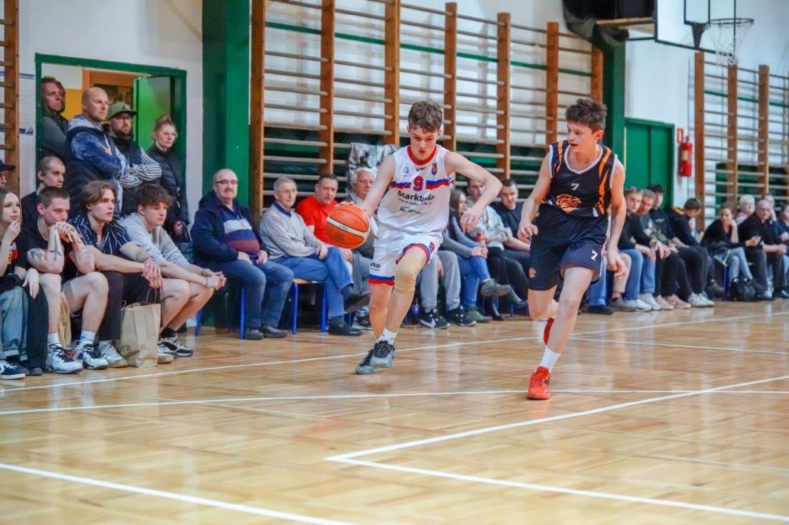 Zdjęcie w galerii na portalu naszwodzislaw.com: Koszykarze MKS Wodzisław Śląski powalczą o brązowy medal wiadomości z regionu