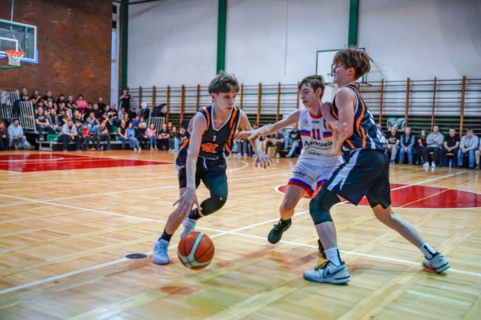 Zdjęcie w galerii na portalu naszwodzislaw.com: Koszykarze MKS Wodzisław Śląski powalczą o brązowy medal wiadomości z regionu