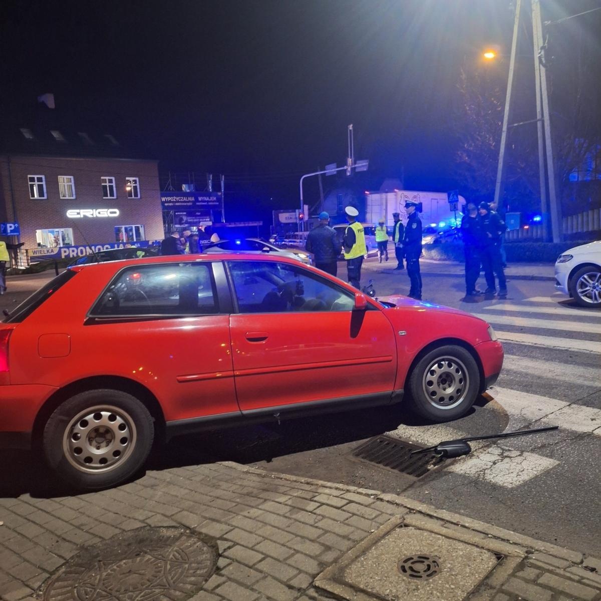 Zdjęcie w galerii na portalu naszwodzislaw.com: Policyjny pościg zakończony kolizją. Dramatyczne chwile na ulicach Rybnika i Radlina wiadomości z regionu