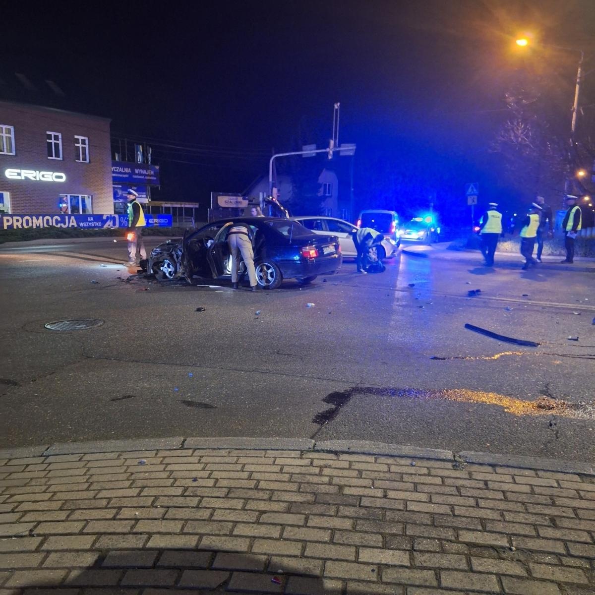 Zdjęcie w galerii na portalu naszwodzislaw.com: Policyjny pościg zakończony kolizją. Dramatyczne chwile na ulicach Rybnika i Radlina wiadomości z regionu
