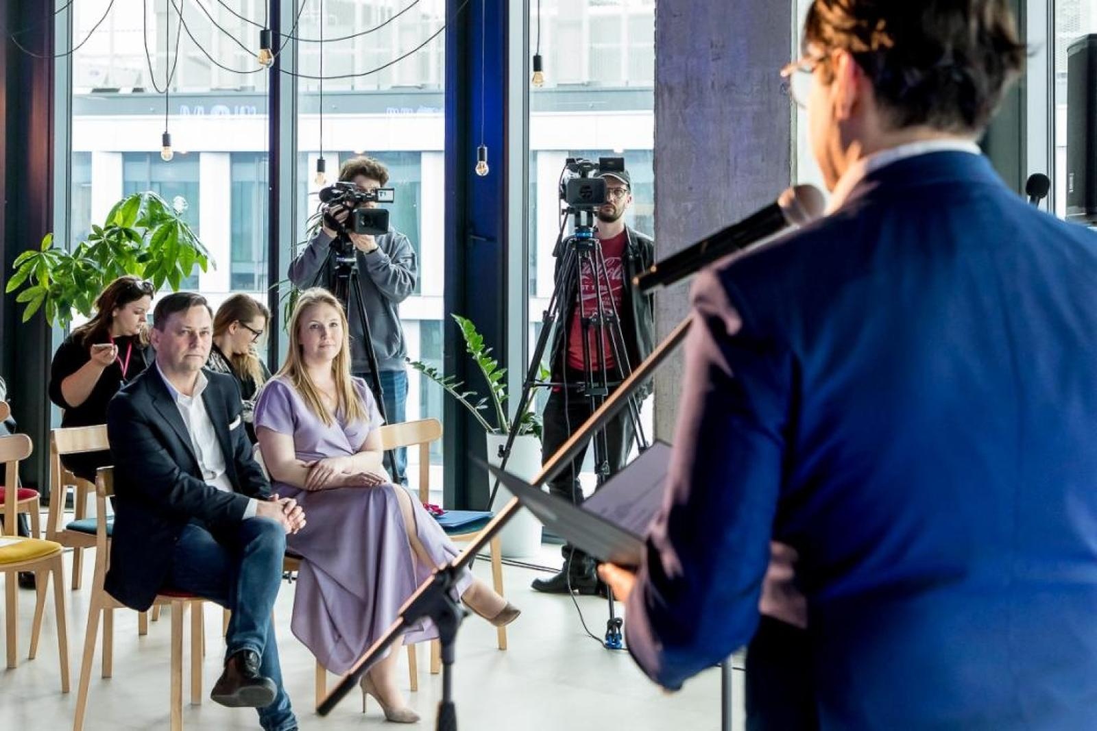 Zdjęcie w galerii na portalu naszwodzislaw.com: Muzyczna podróż do wirtualnego świata wiadomości z regionu