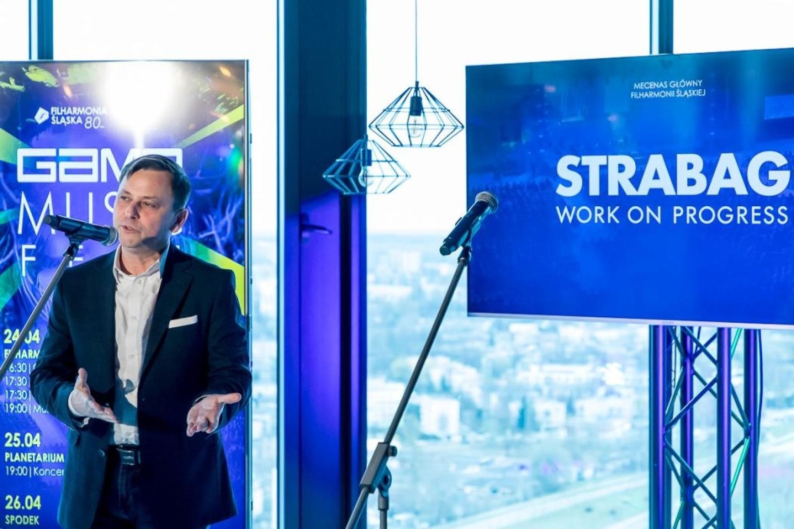 Zdjęcie w galerii na portalu naszwodzislaw.com: Muzyczna podróż do wirtualnego świata wiadomości z regionu