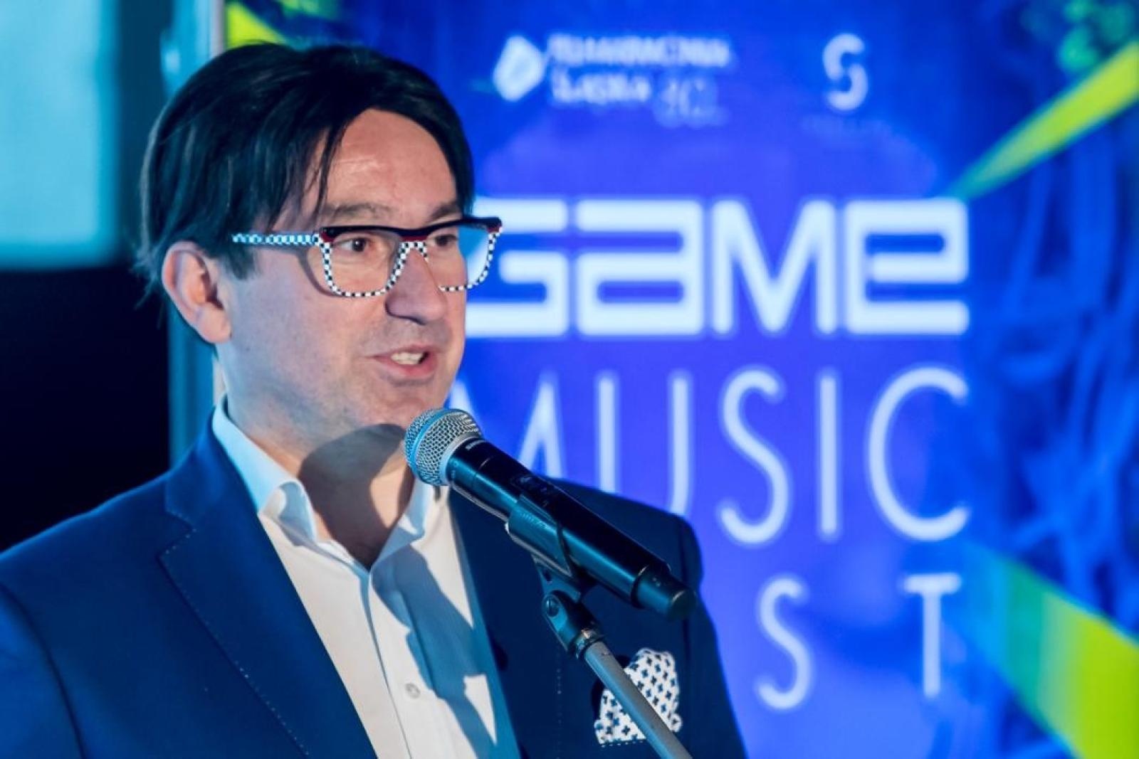 Zdjęcie w galerii na portalu naszwodzislaw.com: Muzyczna podróż do wirtualnego świata wiadomości z regionu