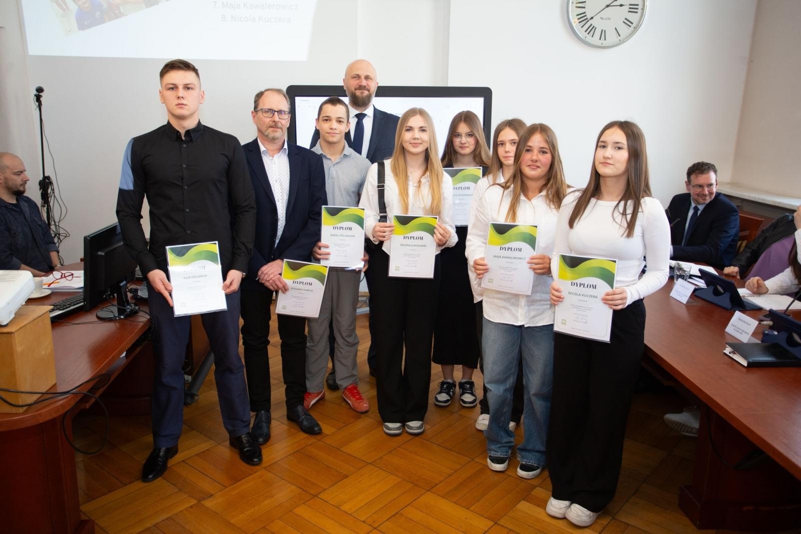 Zdjęcie w galerii na portalu naszwodzislaw.com: Nagrody burmistrza Radlina za wyniki sportowe w 2024 wiadomości z regionu