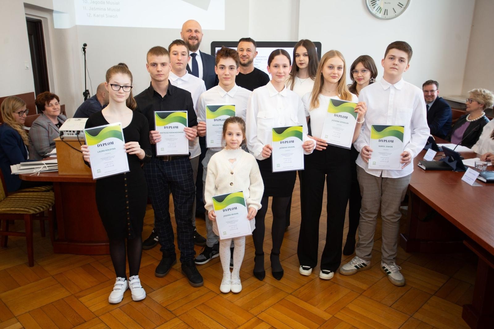 Zdjęcie w galerii na portalu naszwodzislaw.com: Nagrody burmistrza Radlina za wyniki sportowe w 2024 wiadomości z regionu