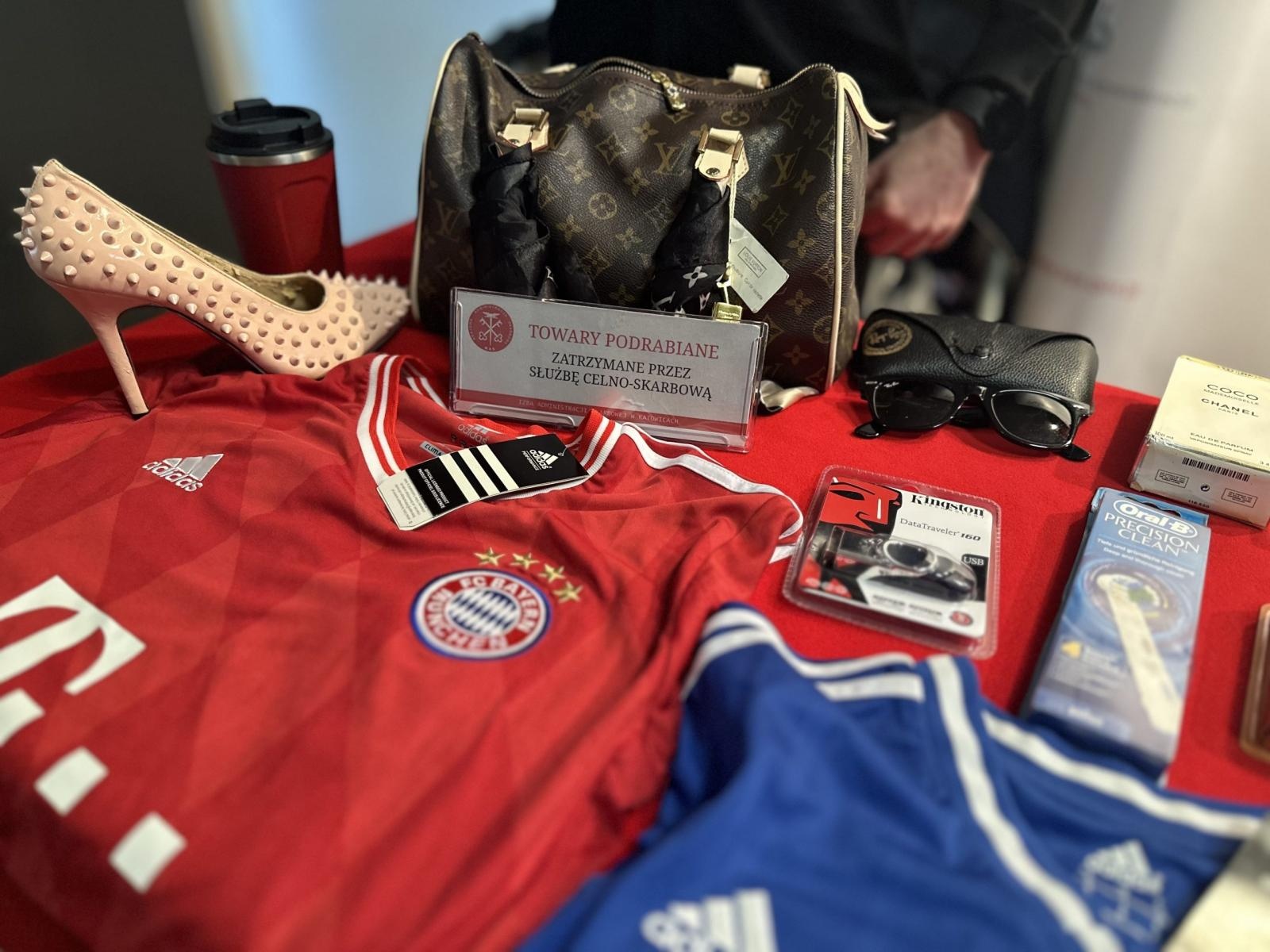 Zdjęcie w galerii na portalu naszwodzislaw.com: Spotkanie z Krajową Administracją Skarbową w Akademii Nauk Stosowanych w Raciborzu wiadomości z regionu