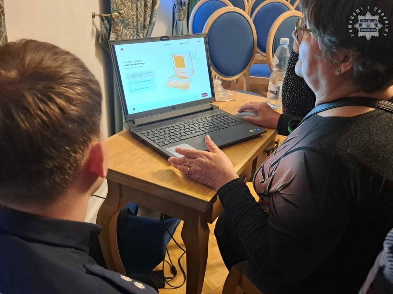 Zdjęcie w galerii na portalu naszwodzislaw.com: Fałszywa tożsamość - prawdziwe ryzyko. O bezpieczeństwie z seniorami wiadomości z regionu