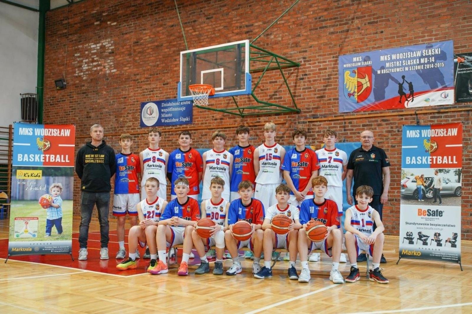 Zdjęcie w galerii na portalu naszwodzislaw.com: Pierwszy mecz o brąz dla koszykarzy MKS Wodzisław Śląski wiadomości z regionu