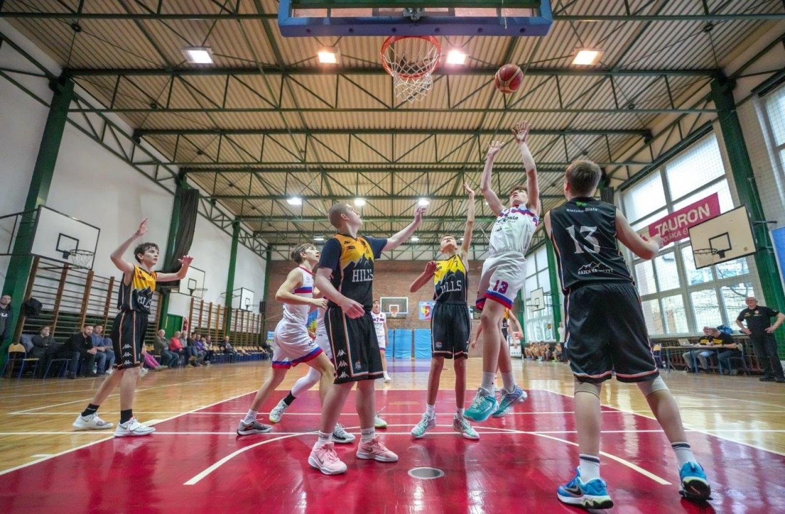 Zdjęcie w galerii na portalu naszwodzislaw.com: Pierwszy mecz o brąz dla koszykarzy MKS Wodzisław Śląski wiadomości z regionu