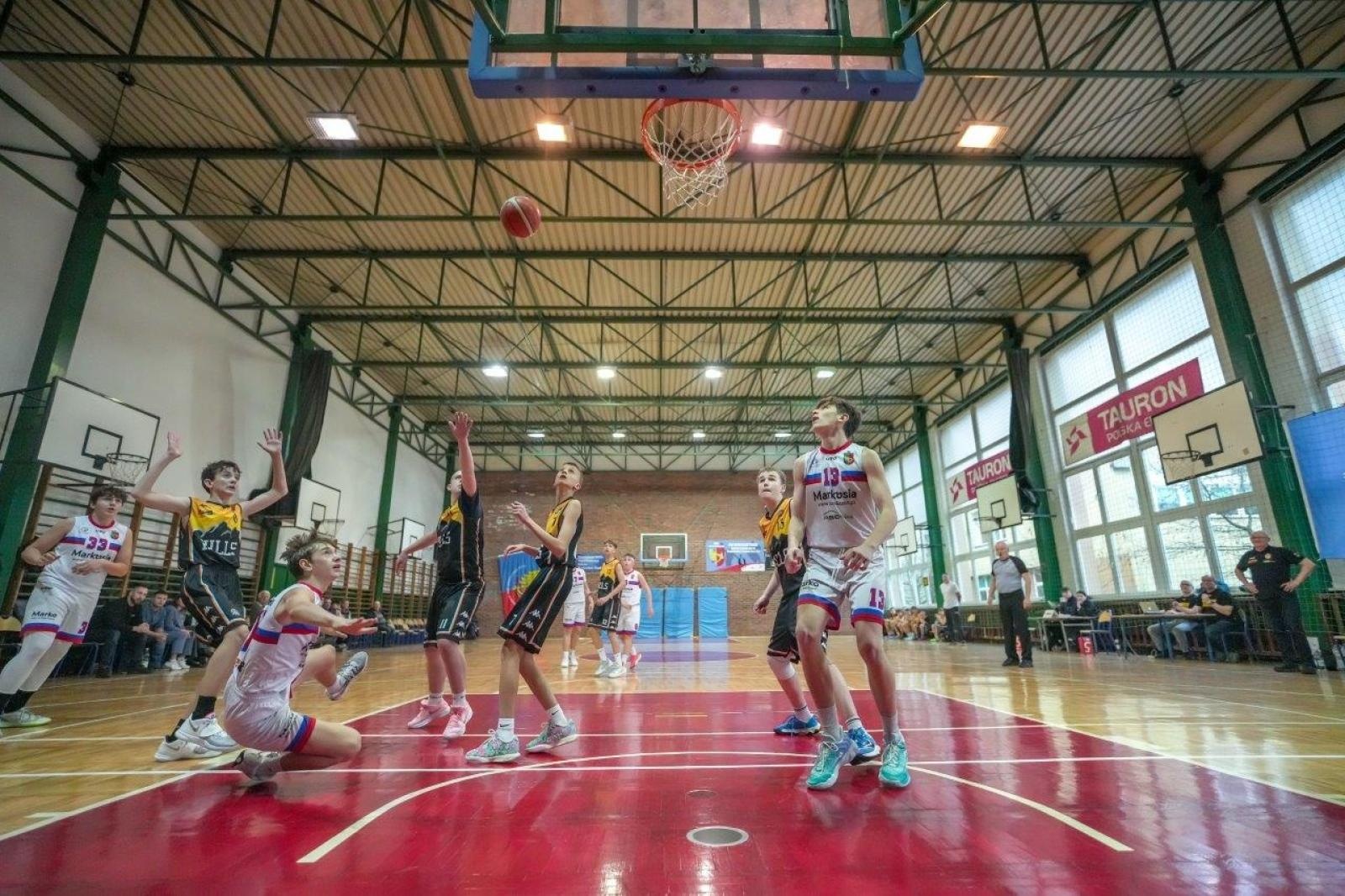 Zdjęcie w galerii na portalu naszwodzislaw.com: Pierwszy mecz o brąz dla koszykarzy MKS Wodzisław Śląski wiadomości z regionu