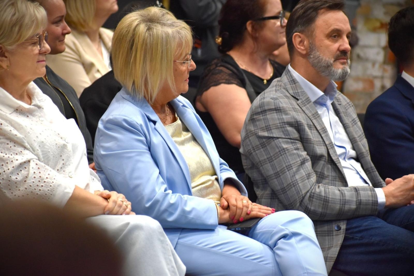 Zdjęcie w galerii na portalu naszwodzislaw.com: Anielski pokaz mody w Zabytkowej Kopalni Ignacy wiadomości z regionu