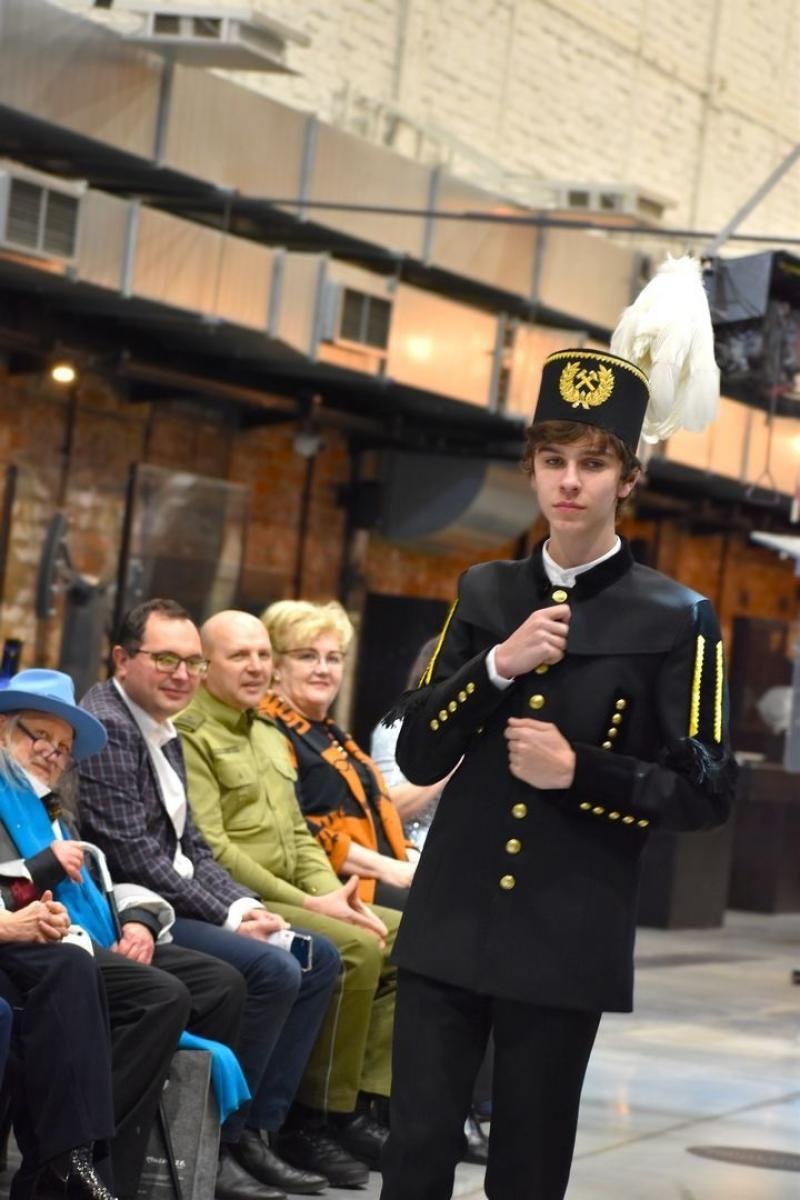 Zdjęcie w galerii na portalu naszwodzislaw.com: Anielski pokaz mody w Zabytkowej Kopalni Ignacy wiadomości z regionu