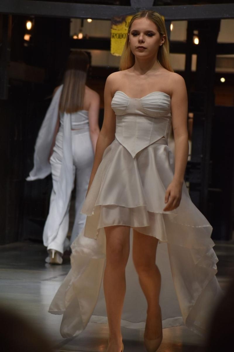 Zdjęcie w galerii na portalu naszwodzislaw.com: Anielski pokaz mody w Zabytkowej Kopalni Ignacy wiadomości z regionu