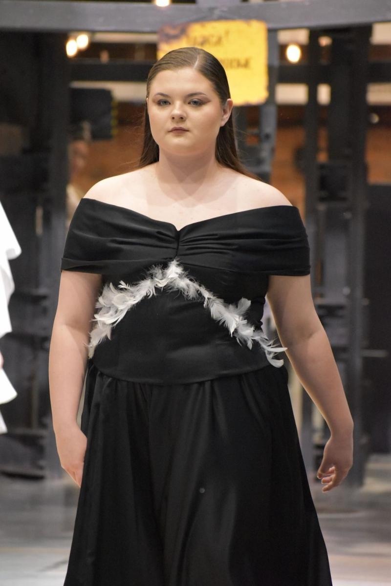 Zdjęcie w galerii na portalu naszwodzislaw.com: Anielski pokaz mody w Zabytkowej Kopalni Ignacy wiadomości z regionu