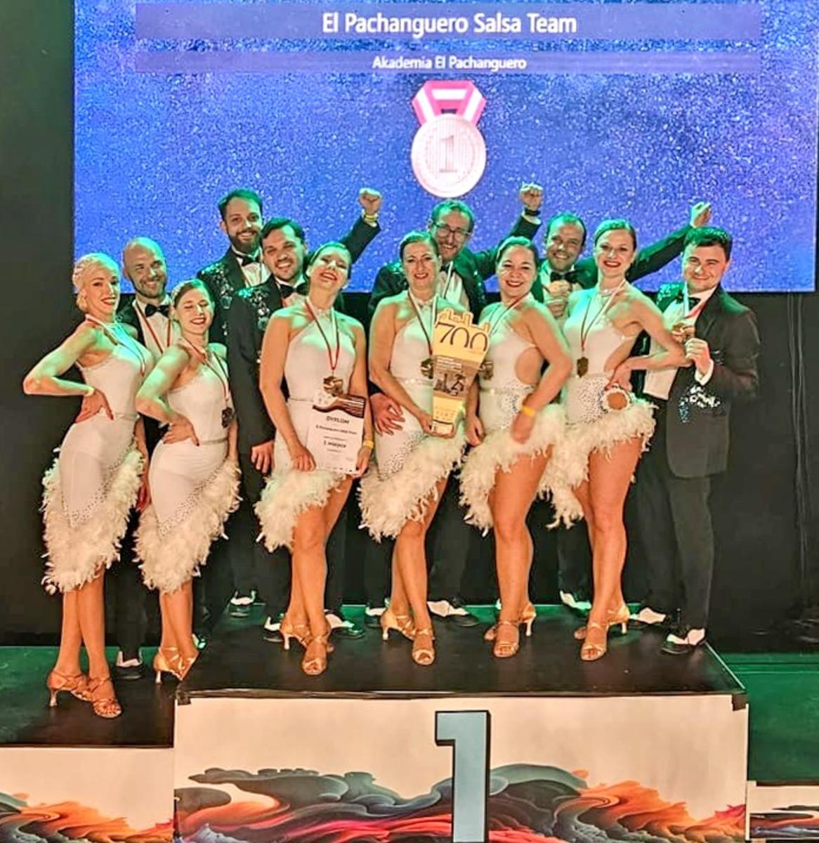 Zdjęcie w galerii na portalu naszwodzislaw.com: Akademia Tańca El Pachanguero z siedmioma tytułami mistrzowskimi wiadomości z regionu