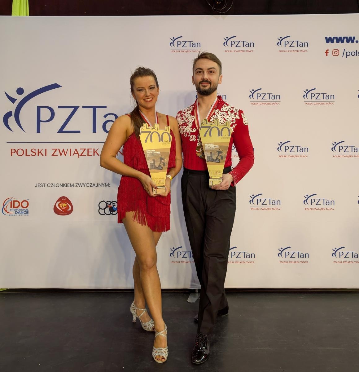 Zdjęcie w galerii na portalu naszwodzislaw.com: Akademia Tańca El Pachanguero z siedmioma tytułami mistrzowskimi wiadomości z regionu