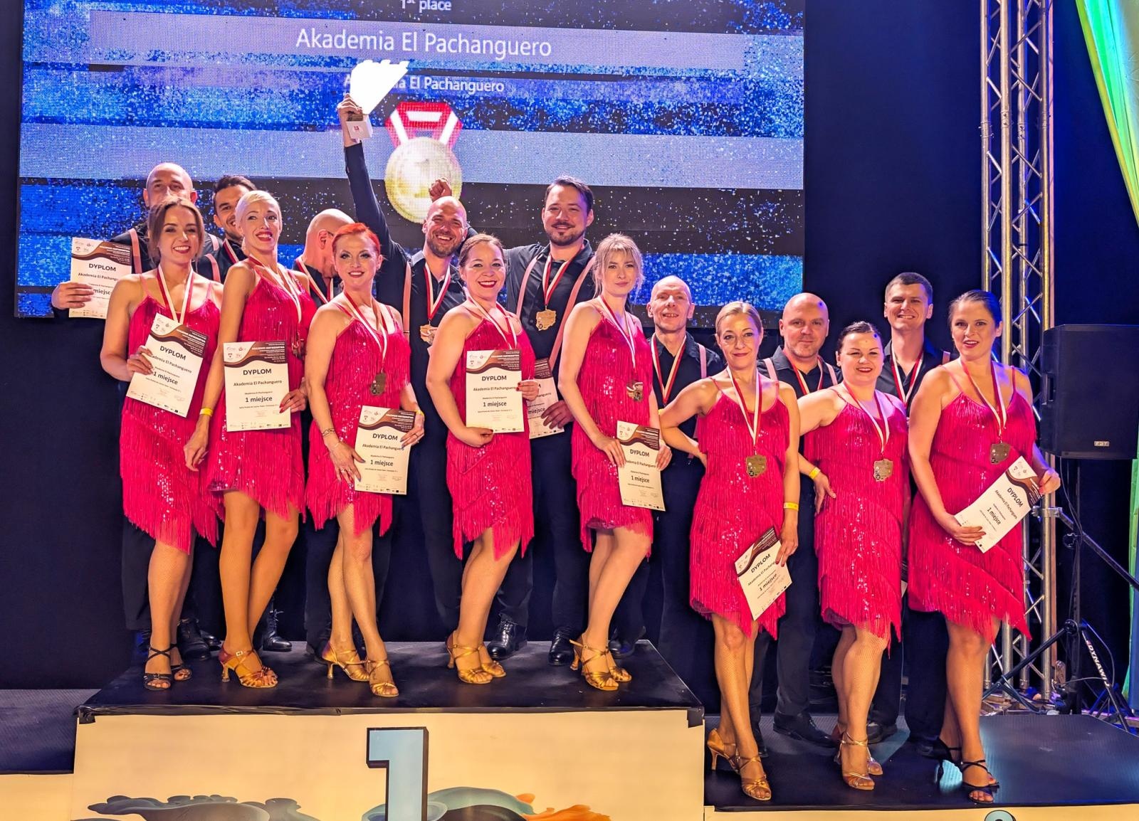Zdjęcie w galerii na portalu naszwodzislaw.com: Akademia Tańca El Pachanguero z siedmioma tytułami mistrzowskimi wiadomości z regionu