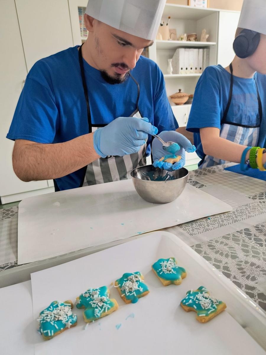 Zdjęcie w galerii na portalu naszwodzislaw.com: Niebieskie igrzyska i niespodziewana wizyta w starostwie na Dzień Świadomości Autyzmu [FOTO] wiadomości z regionu