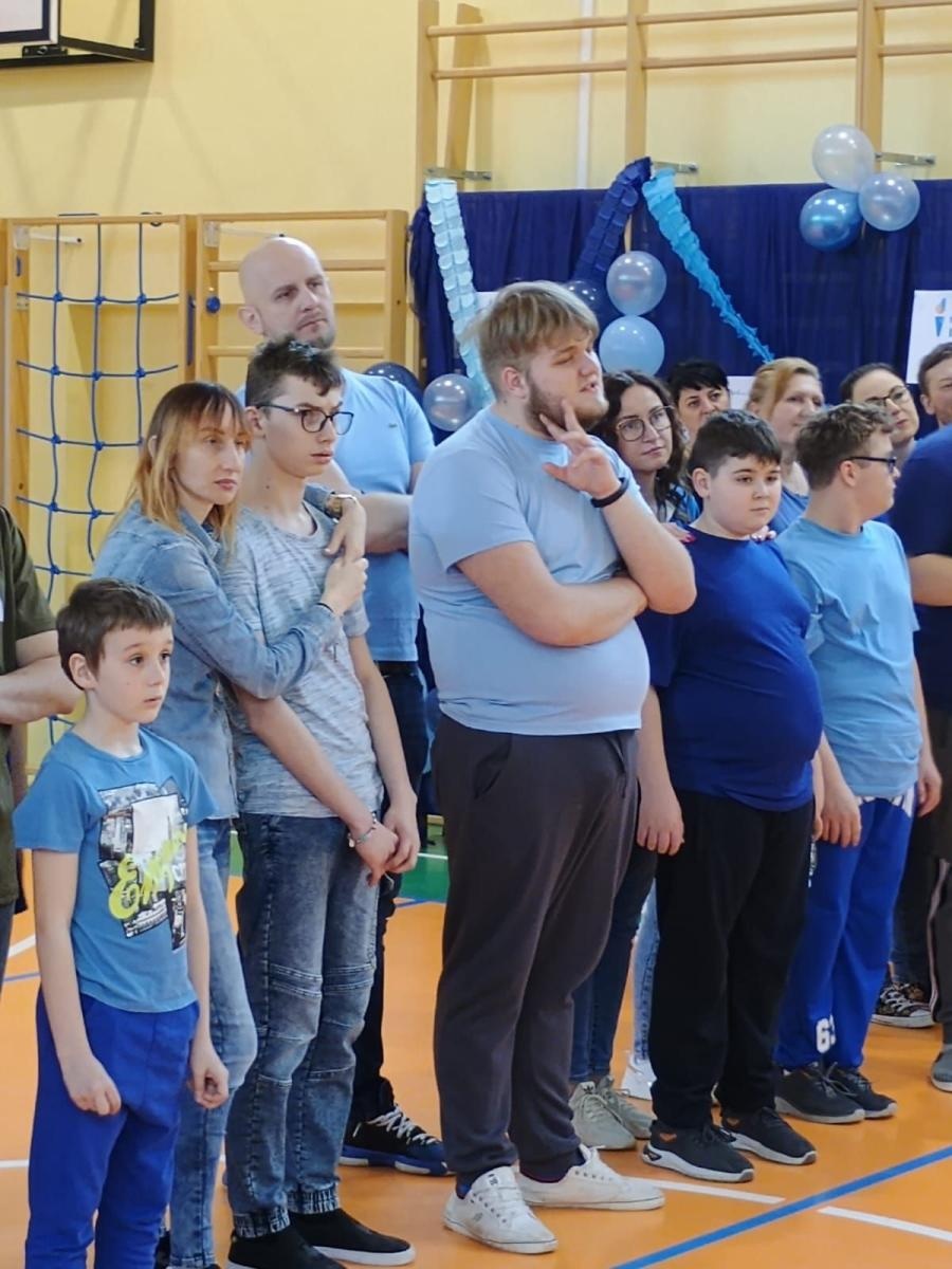 Zdjęcie w galerii na portalu naszwodzislaw.com: Niebieskie igrzyska i niespodziewana wizyta w starostwie na Dzień Świadomości Autyzmu [FOTO] wiadomości z regionu