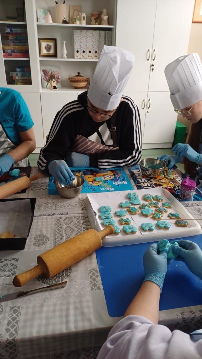 Zdjęcie w galerii na portalu naszwodzislaw.com: Niebieskie igrzyska i niespodziewana wizyta w starostwie na Dzień Świadomości Autyzmu [FOTO] wiadomości z regionu