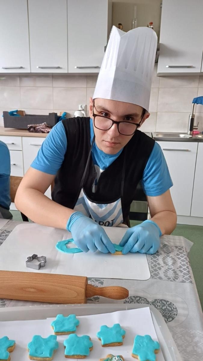 Zdjęcie w galerii na portalu naszwodzislaw.com: Niebieskie igrzyska i niespodziewana wizyta w starostwie na Dzień Świadomości Autyzmu [FOTO] wiadomości z regionu