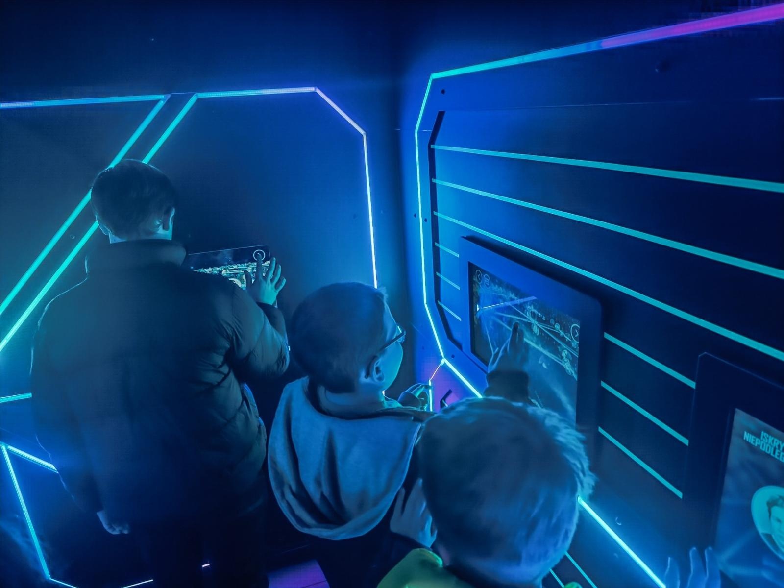 Zdjęcie w galerii na portalu naszwodzislaw.com: Iskry Niepodległej w Gołkowicach frekwencyjnym sukcesem [FOTO] wiadomości z regionu