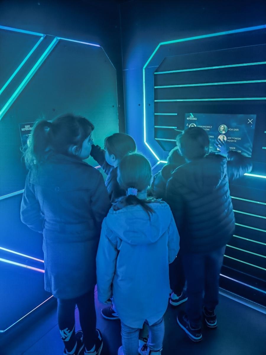 Zdjęcie w galerii na portalu naszwodzislaw.com: Iskry Niepodległej w Gołkowicach frekwencyjnym sukcesem [FOTO] wiadomości z regionu