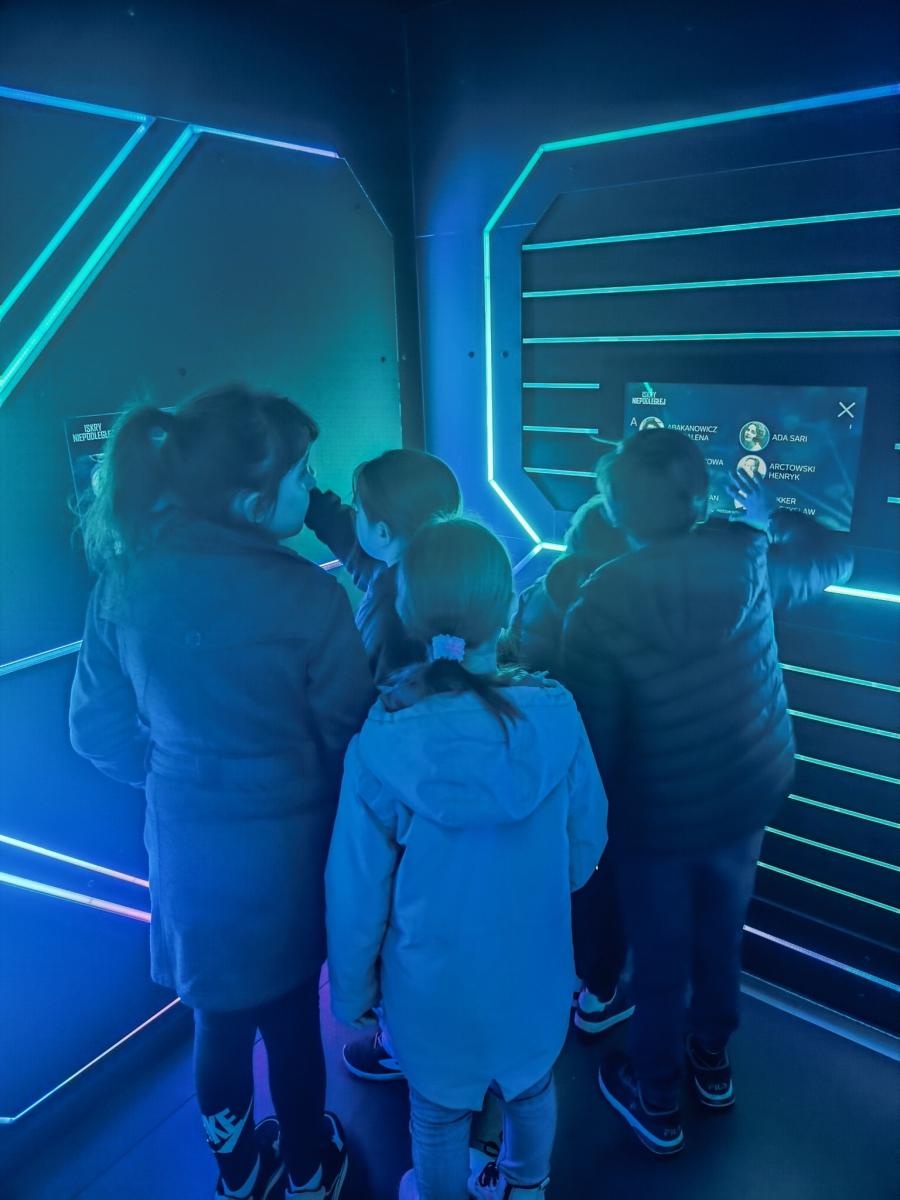 Zdjęcie w galerii na portalu naszwodzislaw.com: Iskry Niepodległej w Gołkowicach frekwencyjnym sukcesem [FOTO] wiadomości z regionu