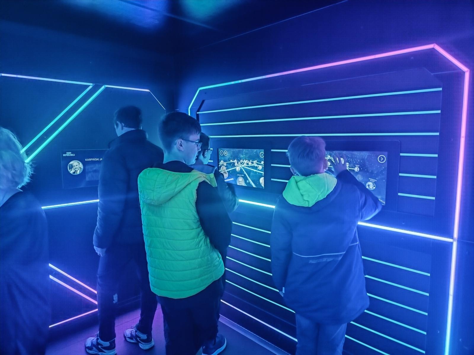 Zdjęcie w galerii na portalu naszwodzislaw.com: Iskry Niepodległej w Gołkowicach frekwencyjnym sukcesem [FOTO] wiadomości z regionu