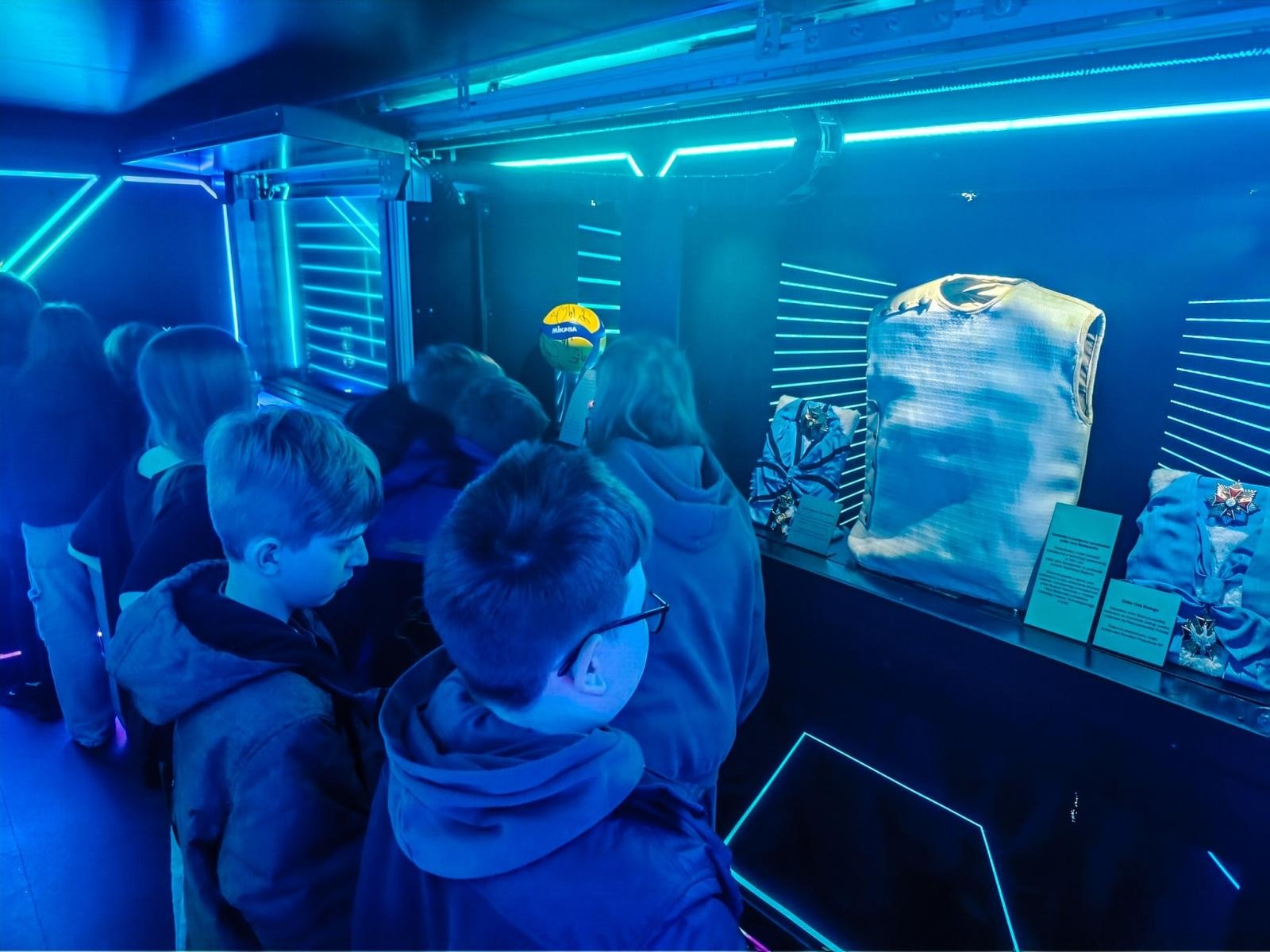 Zdjęcie w galerii na portalu naszwodzislaw.com: Iskry Niepodległej w Gołkowicach frekwencyjnym sukcesem [FOTO] wiadomości z regionu