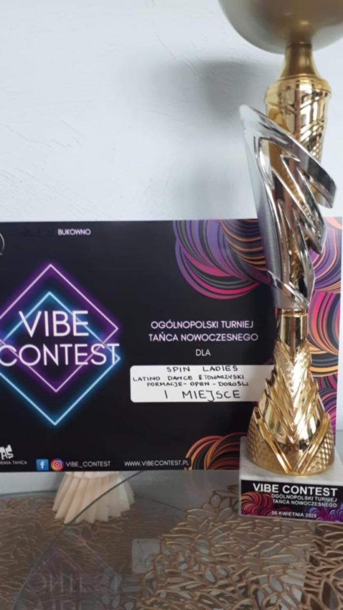 Zdjęcie w galerii na portalu naszwodzislaw.com: Klub Tańca Towarzyskiego SPIN ze złotym medalem wiadomości z regionu