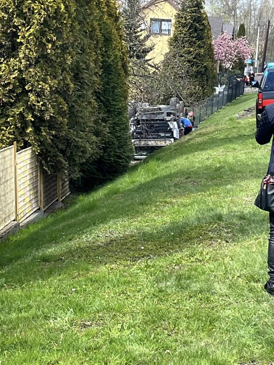 Zdjęcie w galerii na portalu naszwodzislaw.com: Tragedia w Rogowie. Czołowe zderzenie audi i ciężarówki. Kierowca osobówki nie żyje [FOTO] wiadomości z regionu