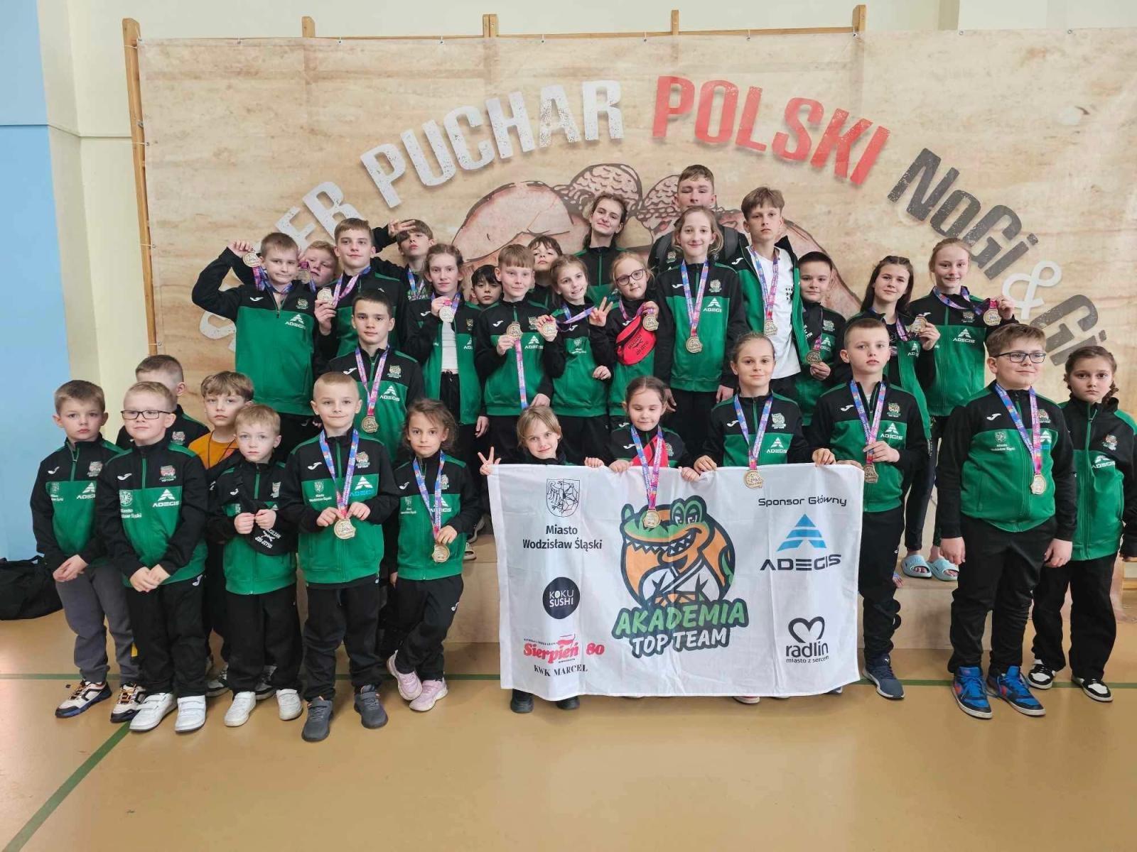 Zdjęcie w galerii na portalu naszwodzislaw.com: Worek medali zawodników Akademii Sportowej Top Team na zawodach superpucharu w Siewierzu wiadomości z regionu