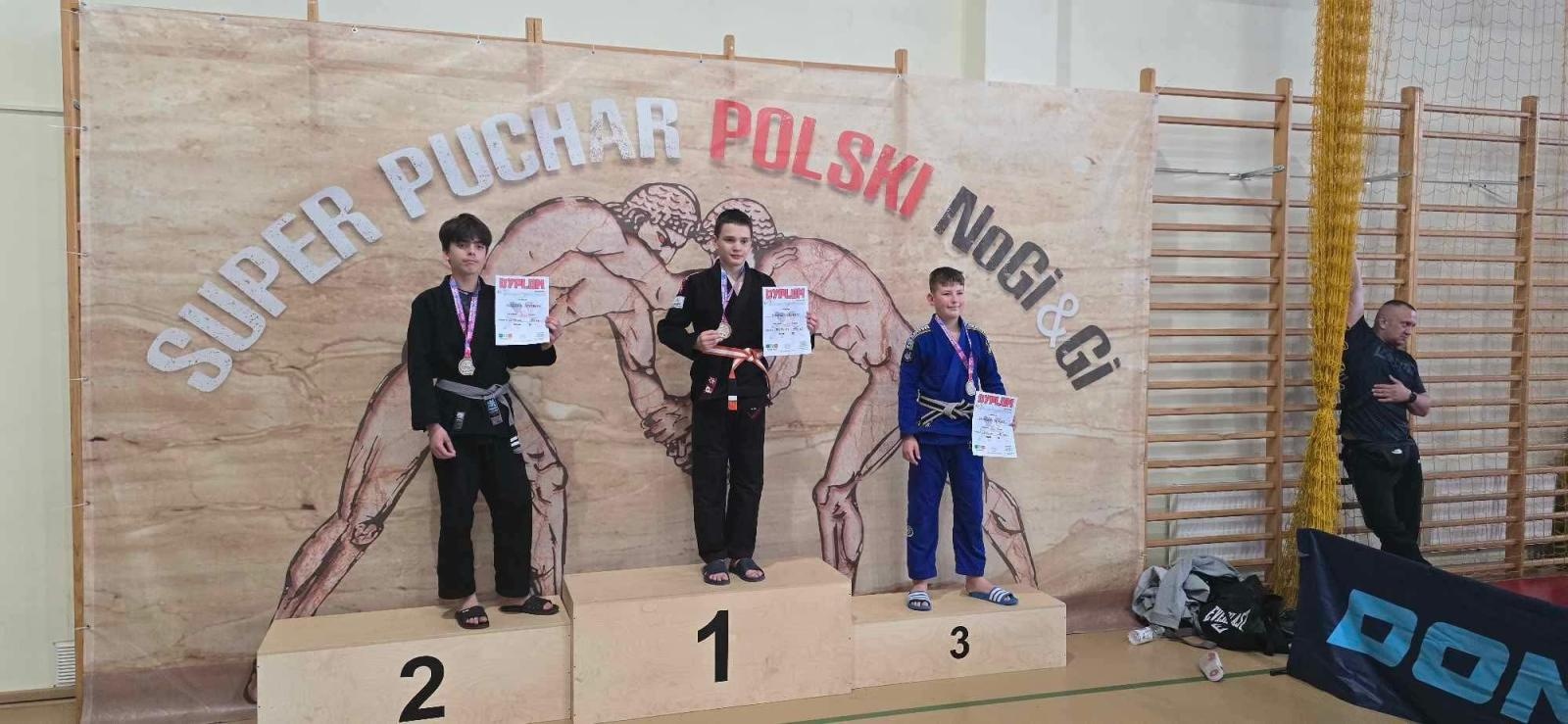 Zdjęcie w galerii na portalu naszwodzislaw.com: Worek medali zawodników Akademii Sportowej Top Team na zawodach superpucharu w Siewierzu wiadomości z regionu