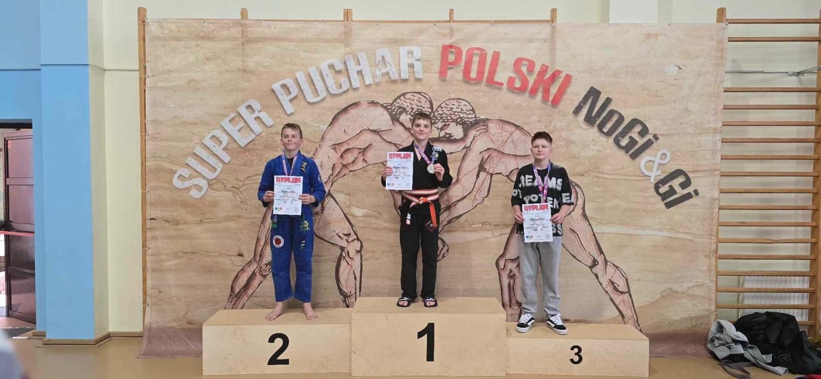 Zdjęcie w galerii na portalu naszwodzislaw.com: Worek medali zawodników Akademii Sportowej Top Team na zawodach superpucharu w Siewierzu wiadomości z regionu