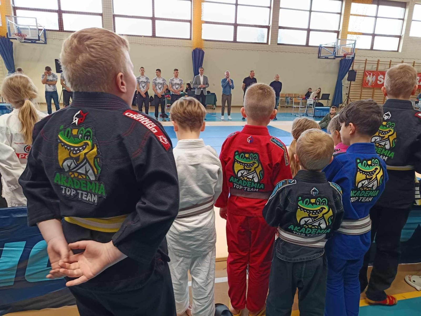 Zdjęcie w galerii na portalu naszwodzislaw.com: Worek medali zawodników Akademii Sportowej Top Team na zawodach superpucharu w Siewierzu wiadomości z regionu