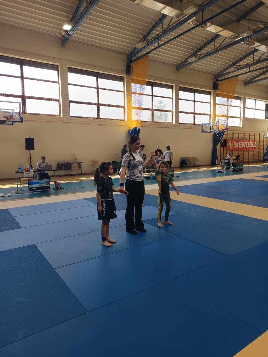 Zdjęcie w galerii na portalu naszwodzislaw.com: Worek medali zawodników Akademii Sportowej Top Team na zawodach superpucharu w Siewierzu wiadomości z regionu