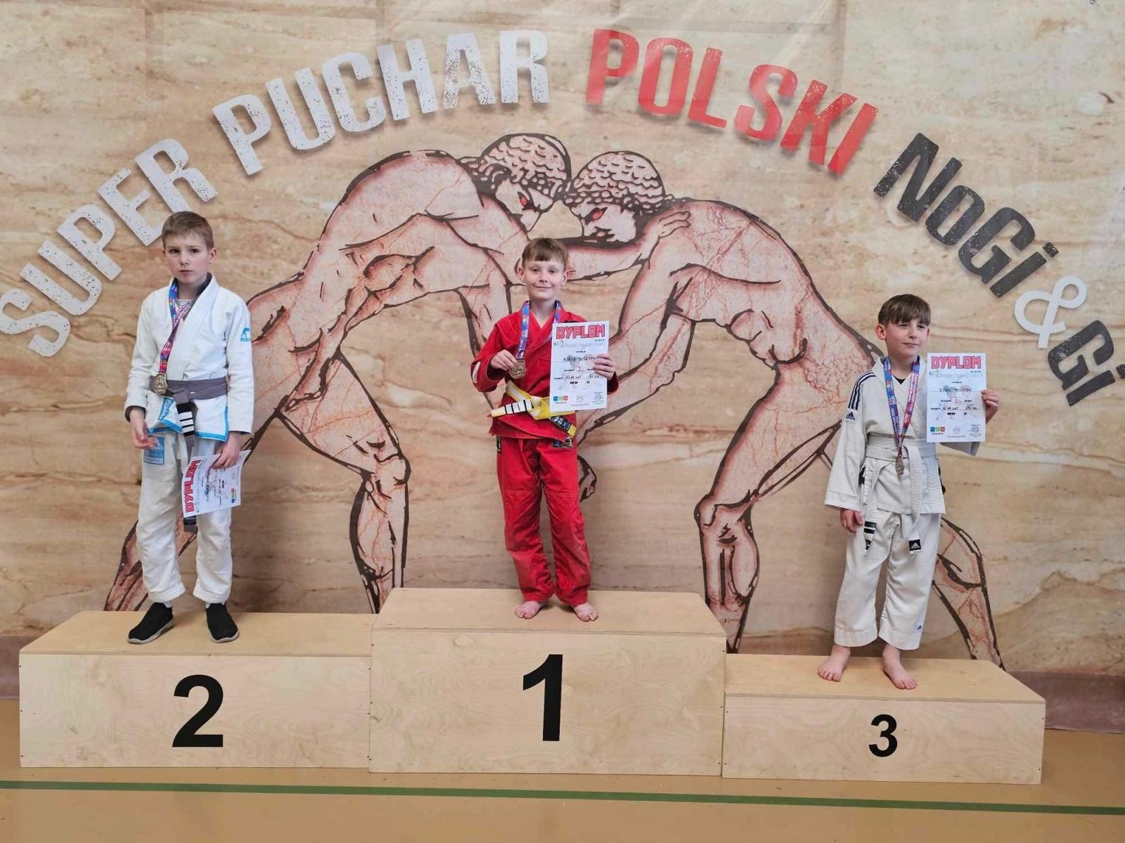 Zdjęcie w galerii na portalu naszwodzislaw.com: Worek medali zawodników Akademii Sportowej Top Team na zawodach superpucharu w Siewierzu wiadomości z regionu