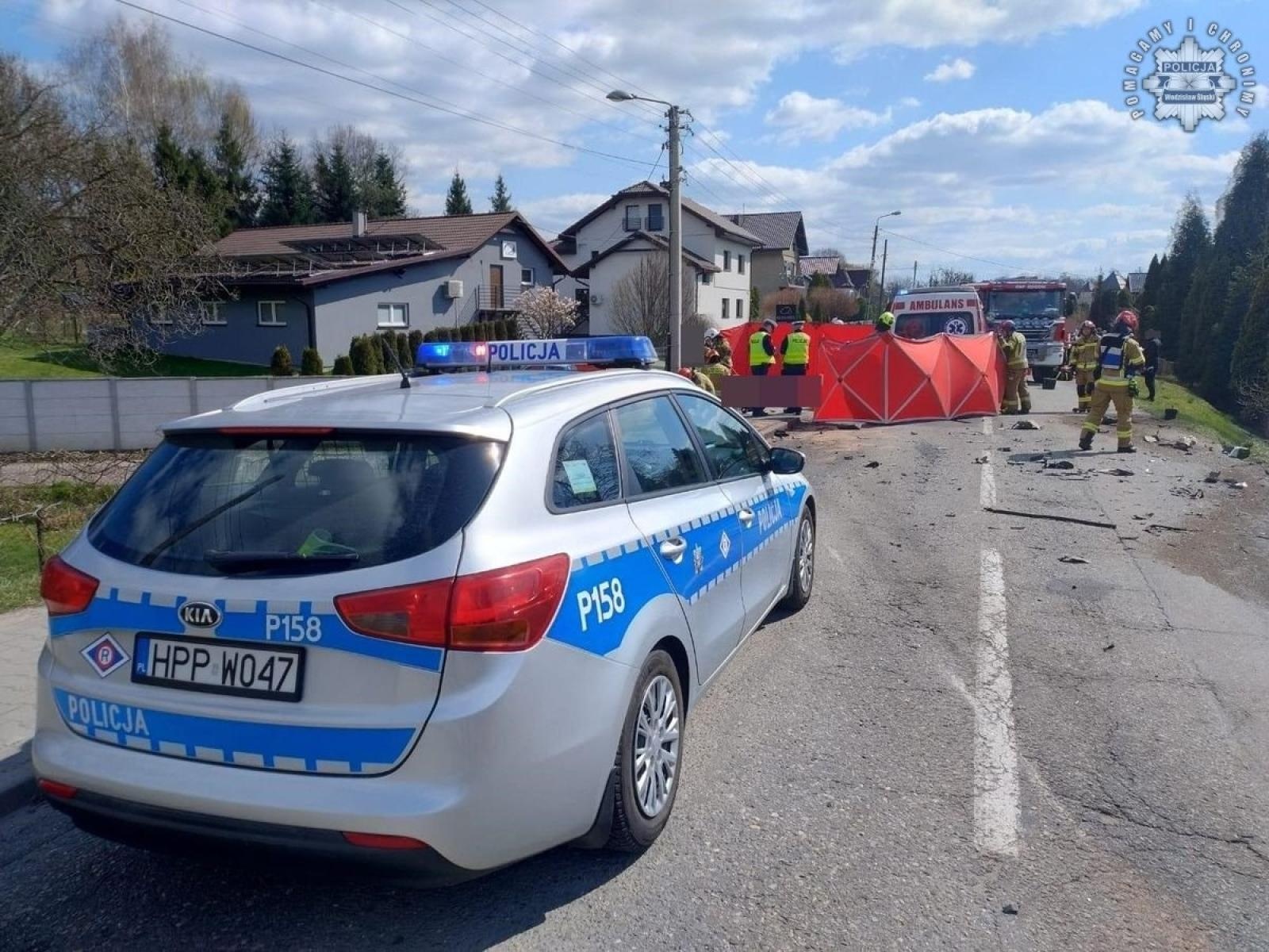 Zdjęcie w galerii na portalu naszwodzislaw.com: Wypadek śmiertelny w Rogowie [KOMUNIKAT POLICJI] wiadomości z regionu