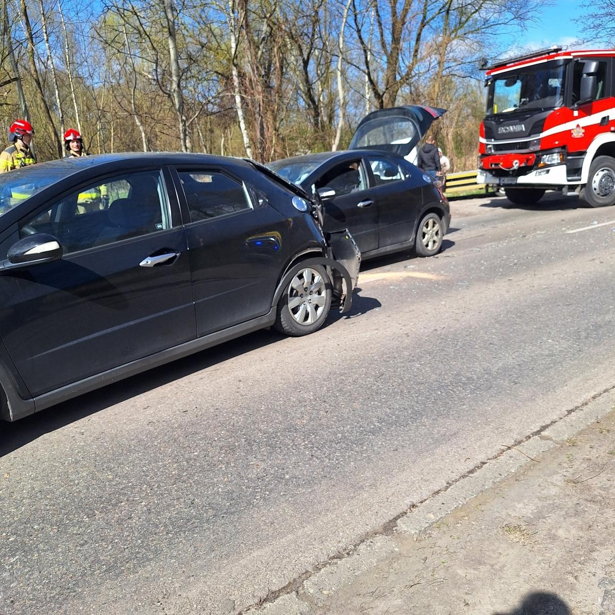 Zdjęcie w galerii na portalu naszwodzislaw.com: Groźne zdarzenie na Łużyckiej. Jedna osoba w szpitalu wiadomości z regionu