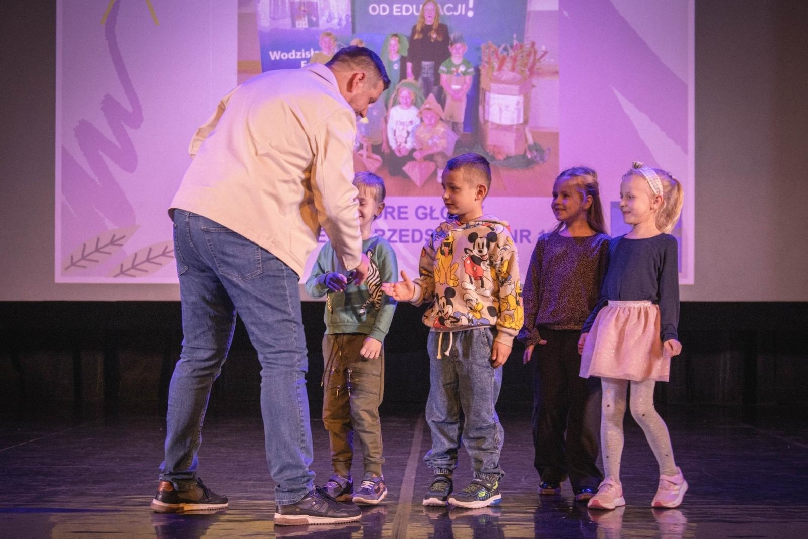 Zdjęcie w galerii na portalu naszwodzislaw.com: Kreatywność nie zna granic. Za nami IX Wodzisławski Festiwal Kreatywności [FOTO] wiadomości z regionu