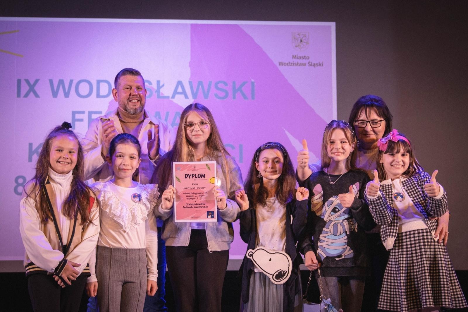 Zdjęcie w galerii na portalu naszwodzislaw.com: Kreatywność nie zna granic. Za nami IX Wodzisławski Festiwal Kreatywności [FOTO] wiadomości z regionu