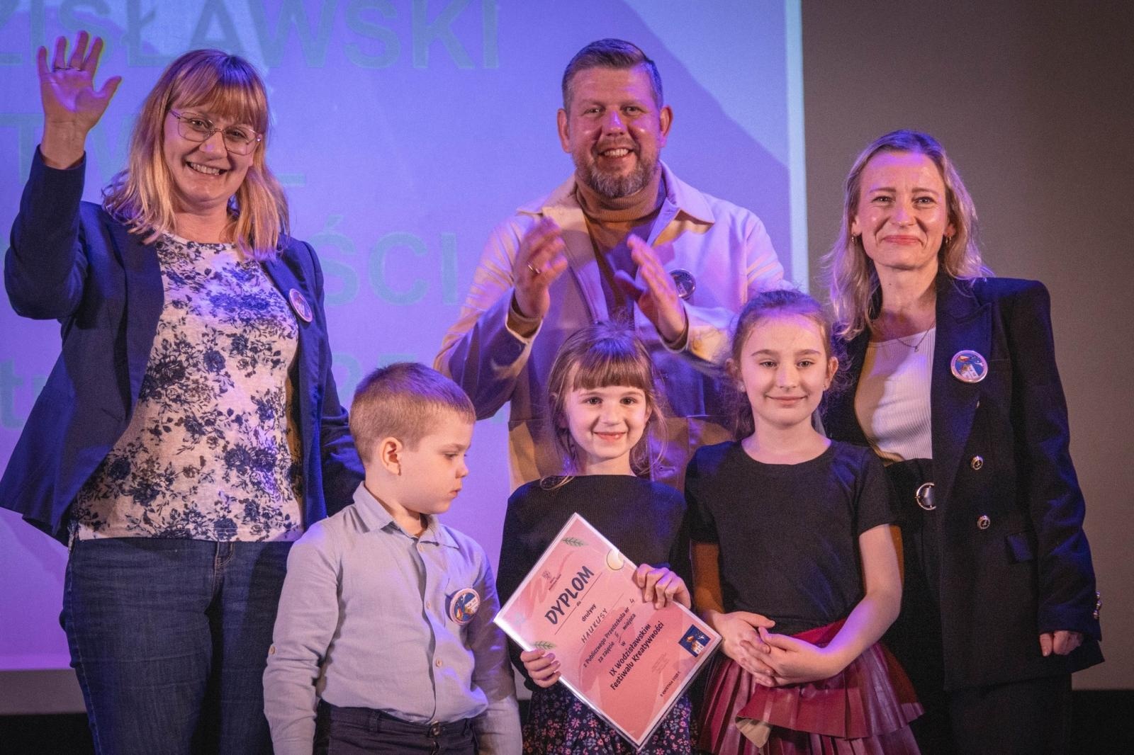 Zdjęcie w galerii na portalu naszwodzislaw.com: Kreatywność nie zna granic. Za nami IX Wodzisławski Festiwal Kreatywności [FOTO] wiadomości z regionu