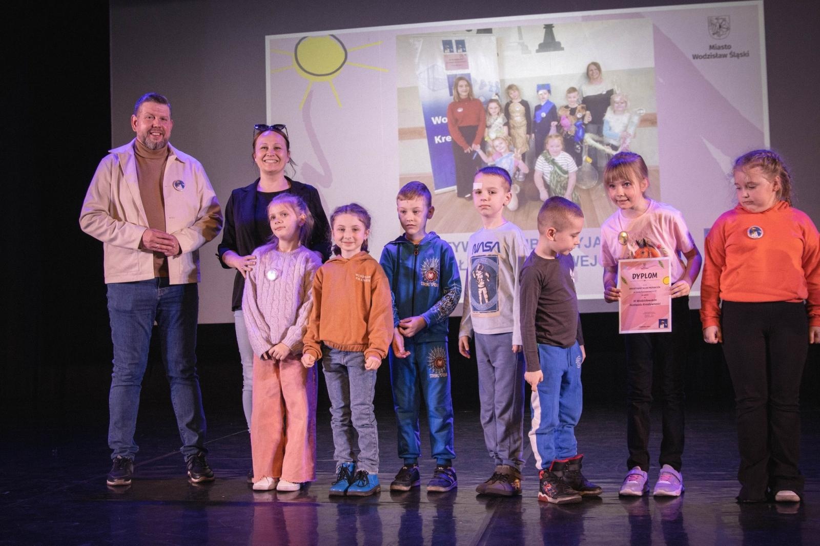 Zdjęcie w galerii na portalu naszwodzislaw.com: Kreatywność nie zna granic. Za nami IX Wodzisławski Festiwal Kreatywności [FOTO] wiadomości z regionu