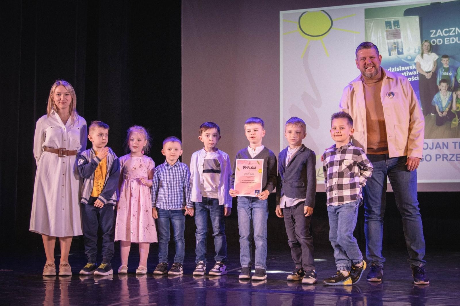 Zdjęcie w galerii na portalu naszwodzislaw.com: Kreatywność nie zna granic. Za nami IX Wodzisławski Festiwal Kreatywności [FOTO] wiadomości z regionu