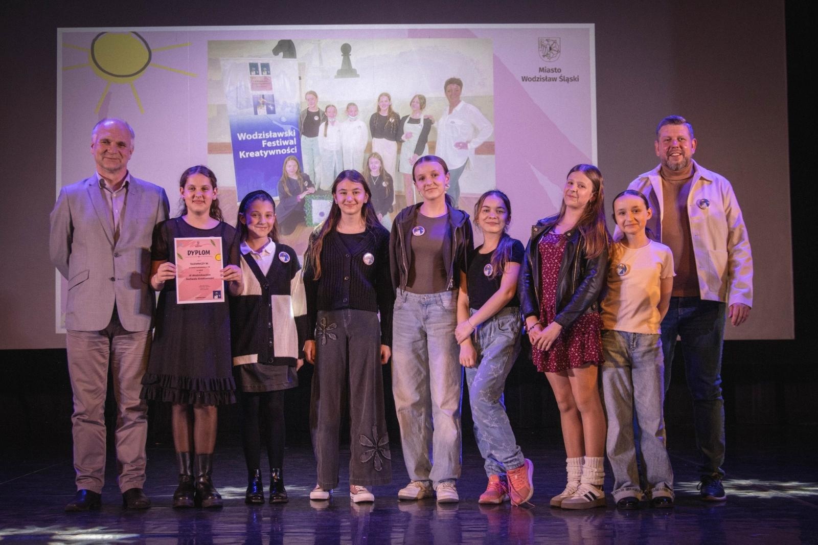 Zdjęcie w galerii na portalu naszwodzislaw.com: Kreatywność nie zna granic. Za nami IX Wodzisławski Festiwal Kreatywności [FOTO] wiadomości z regionu